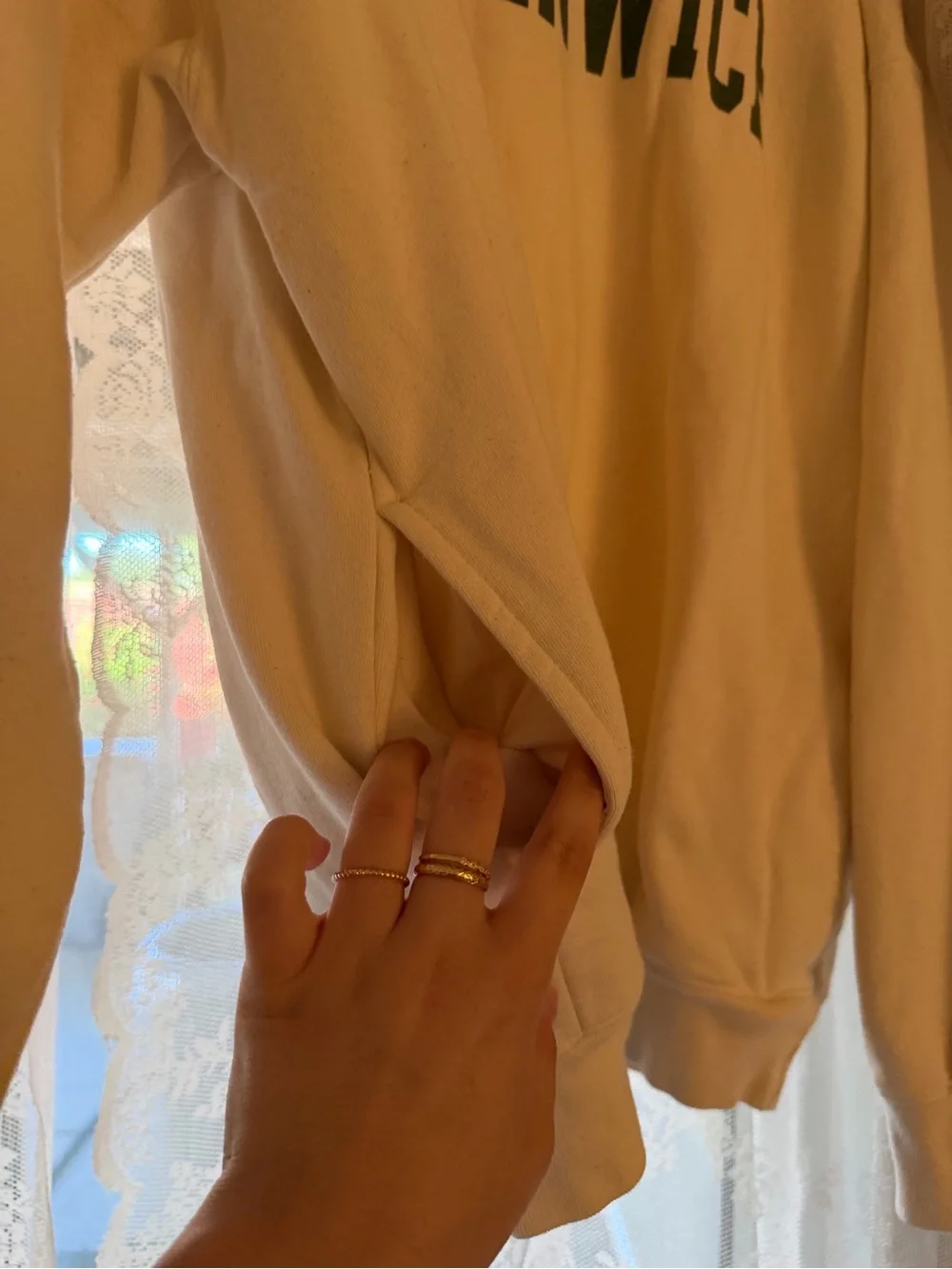 Brandy Melville Cream Crewneck Sweatshirt